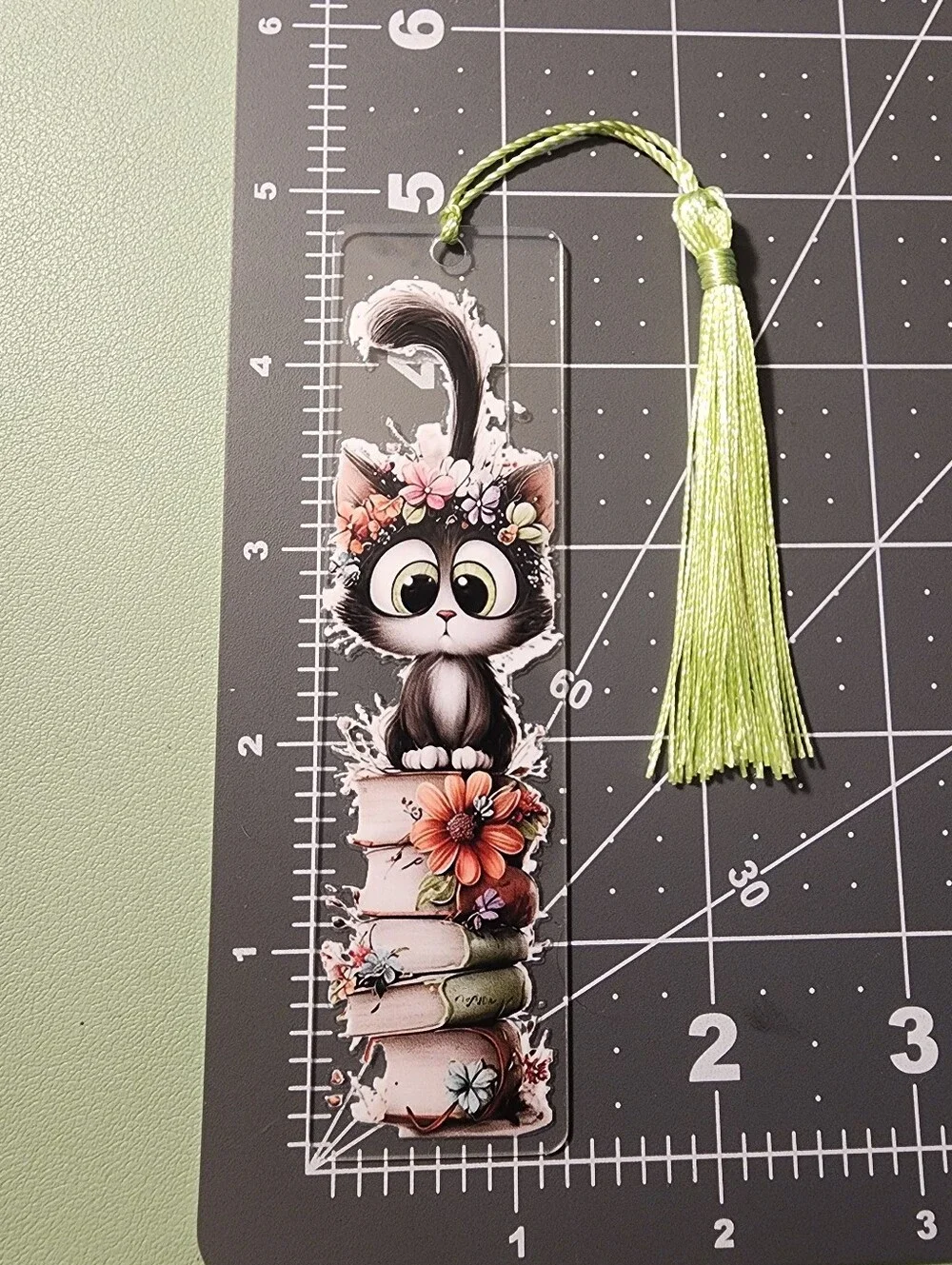 Cute Cat Floral Bookmark - Green Tassel